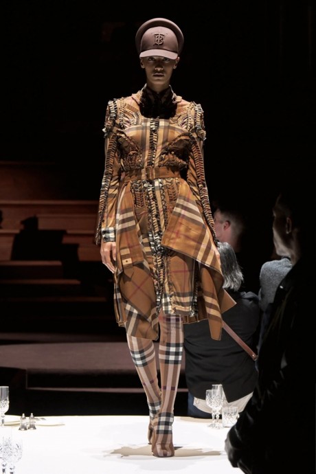 Коллекция Burberry Ready-To-Wear Осень-Зима 2022/2023 Коллекция Burberry Ready-To-Wear Осень-Зима 2022/2023