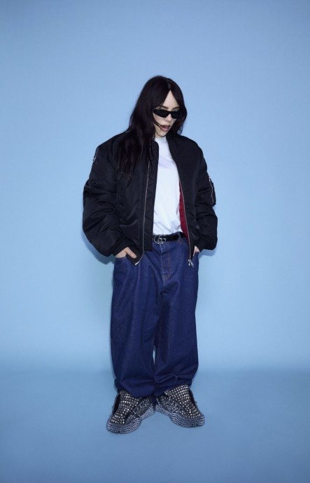 Билли Айлиш (Billie Eilish) в фотосессии для журнала Interview (2024)