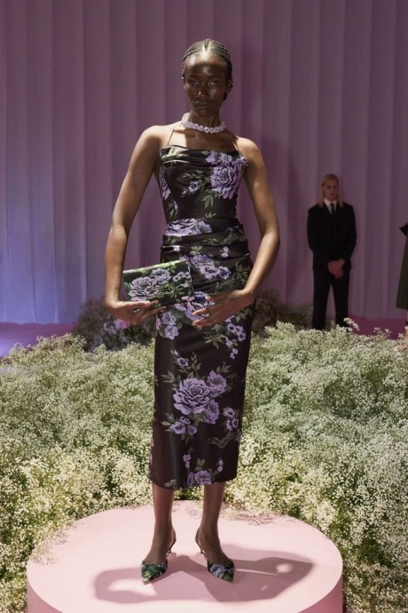 Коллекция Carolina Herrera Ready-To-Wear Весна-Лето 2024 Коллекция Carolina Herrera Ready-To-Wear Весна-Лето 2024