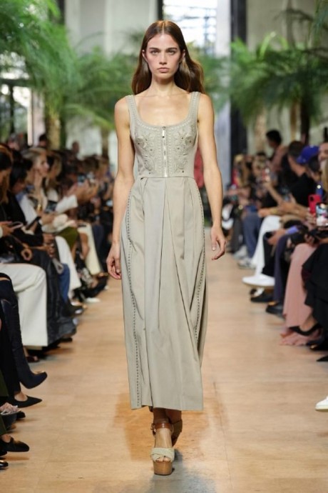 Коллекция Elie Saab Ready-To-Wear Весна-Лето 2025 Коллекция Elie Saab Ready-To-Wear Весна-Лето 2025