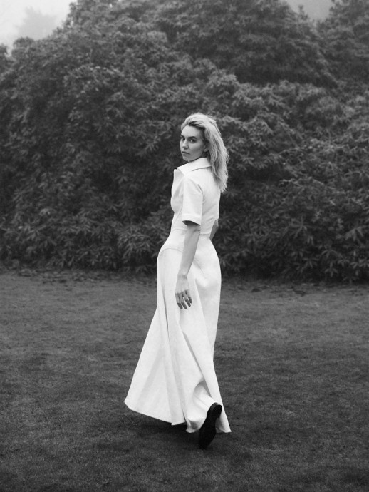 Ванесса Кирби (Vanessa Kirby) в фотосессии для журнала Harper's Bazaar UK
