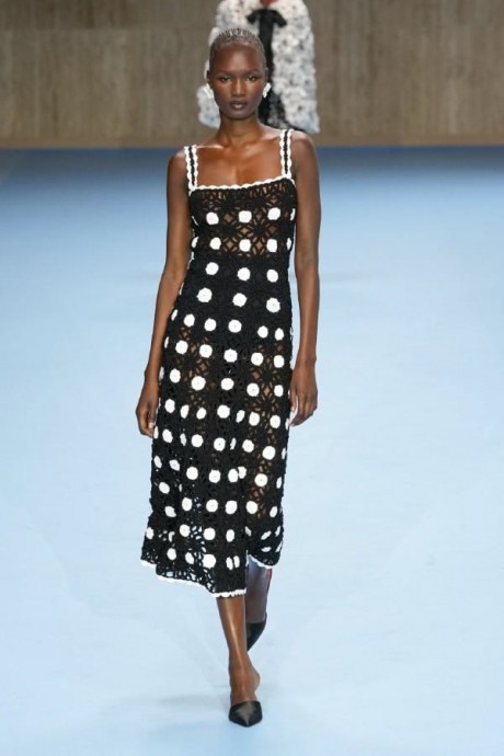 Коллекция Carolina Herrera Ready-To-Wear Весна-Лето 2025 Коллекция Carolina Herrera Ready-To-Wear Весна-Лето 2025