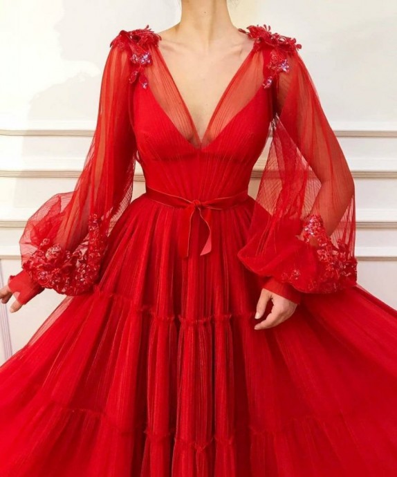 Шикарные вечерние платья красного цвета