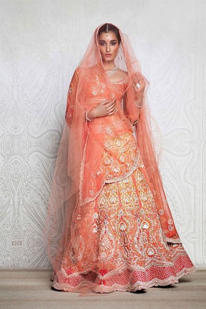 Индийские свадебные наряды невесты от Tarun Tahiliani Индийские свадебные наряды невесты от Tarun Tahiliani