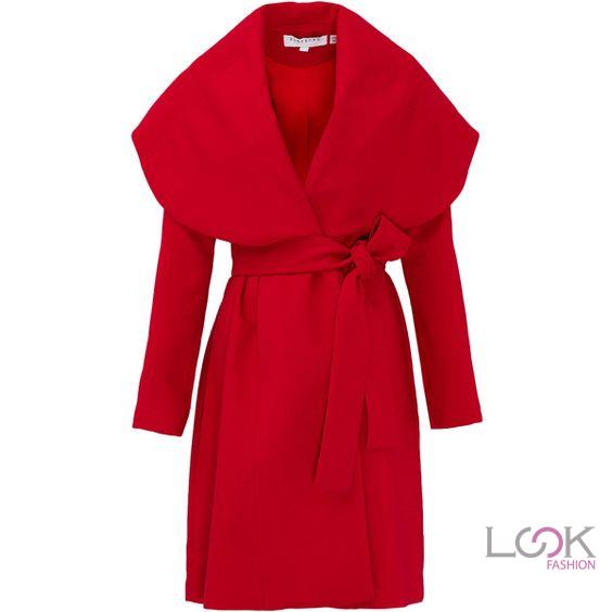 Look! Красное пальто! Look! Красное пальто!