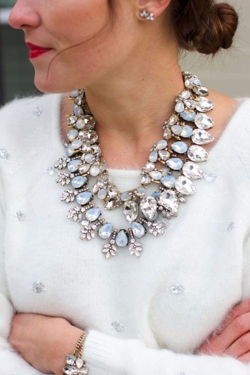 Look! Массивное украшение+ свитер! Look! Массивное украшение+ свитер!