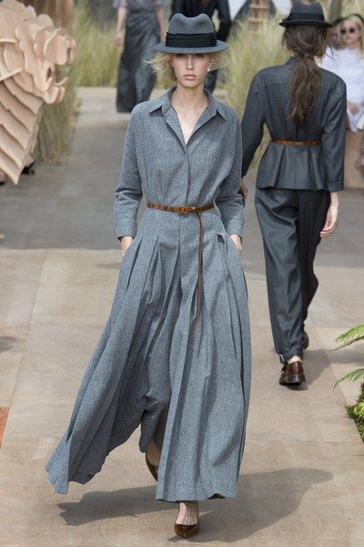 Все оттенки серого в коллекции Christian Dior осень-зима 2017-18. Все оттенки серого в коллекции Christian Dior осень-зима 2017-18.