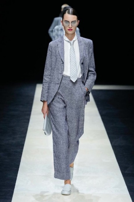 Коллекция Emporio Armani Ready-To-Wear Весна-Лето 2025