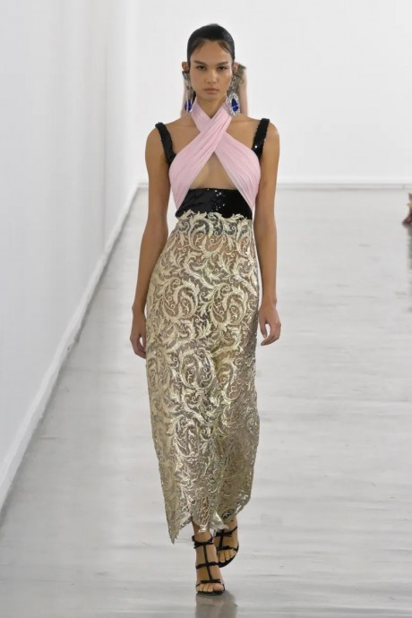 Коллекция Giambattista Valli Ready-To-Wear Осень-Зима 2023-2024 Коллекция Giambattista Valli Ready-To-Wear Осень-Зима 2023-2024