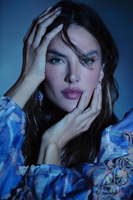 Супермодель Алессандра Амбросио (Alessandra Ambrosio) украсила летний выпуск Numero Russia Супермодель Алессандра Амбросио (Alessandra Ambrosio) украсила летний выпуск Numero Russia