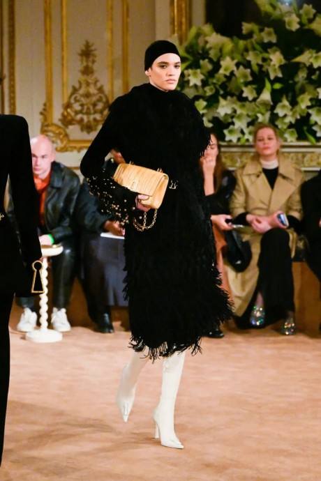 Коллекция Schiaparelli Ready-To-Wear Осень-Зима 2023-2024 Коллекция Schiaparelli Ready-To-Wear Осень-Зима 2023-2024
