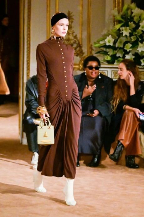 Коллекция Schiaparelli Ready-To-Wear Осень-Зима 2023-2024 Коллекция Schiaparelli Ready-To-Wear Осень-Зима 2023-2024