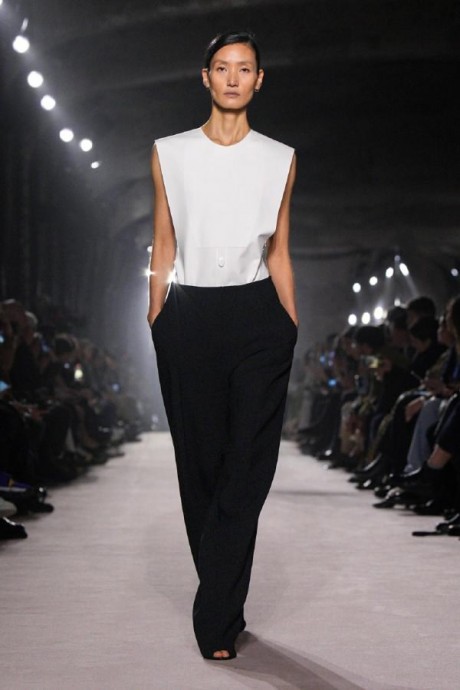 Коллекция Victoria Beckham Ready-To-Wear Осень-Зима 2025-2026 Коллекция Victoria Beckham Ready-To-Wear Осень-Зима 2025-2026
