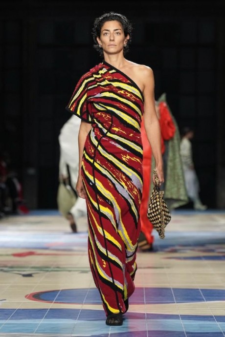 Коллекция Bottega Veneta Ready-To-Wear Весна-Лето 2024 Коллекция Bottega Veneta Ready-To-Wear Весна-Лето 2024