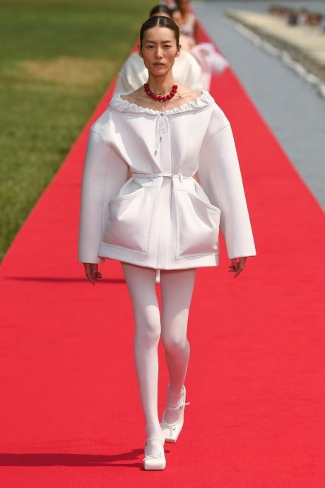 Коллекция Jacquemus Ready-To-Wear Осень-Зима 2023-2024 Коллекция Jacquemus Ready-To-Wear Осень-Зима 2023-2024
