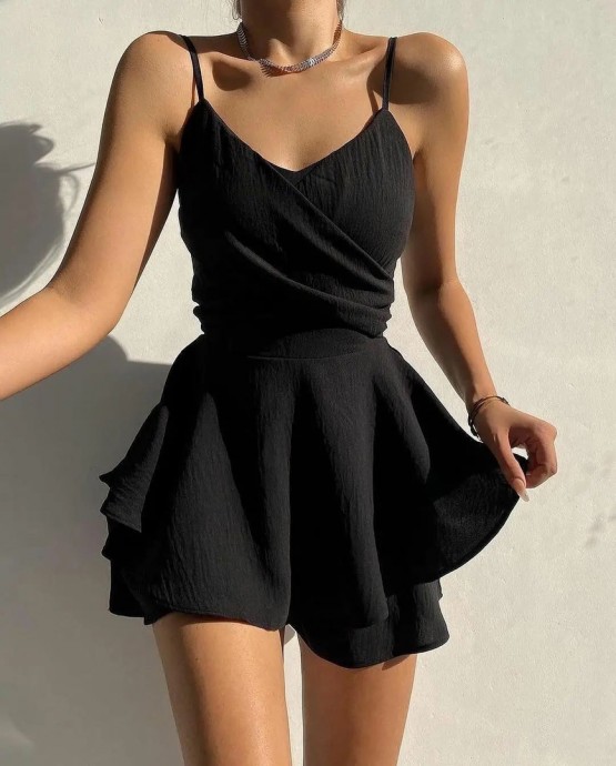 Стильные чёрные платья