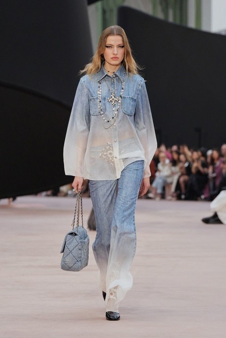 Chanel осень/зима 2025-2026