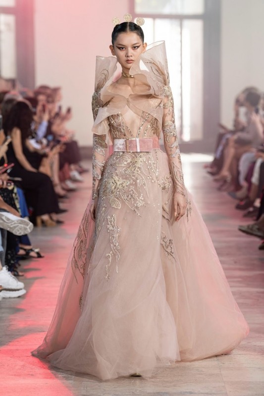 Модели коллекции Elie Saab