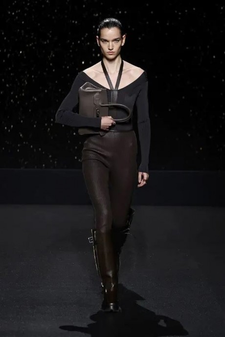 Коллекция Hermès Ready-To-Wear Fall/Winter 2024 Paris Коллекция Hermès Ready-To-Wear Fall/Winter 2024 Paris