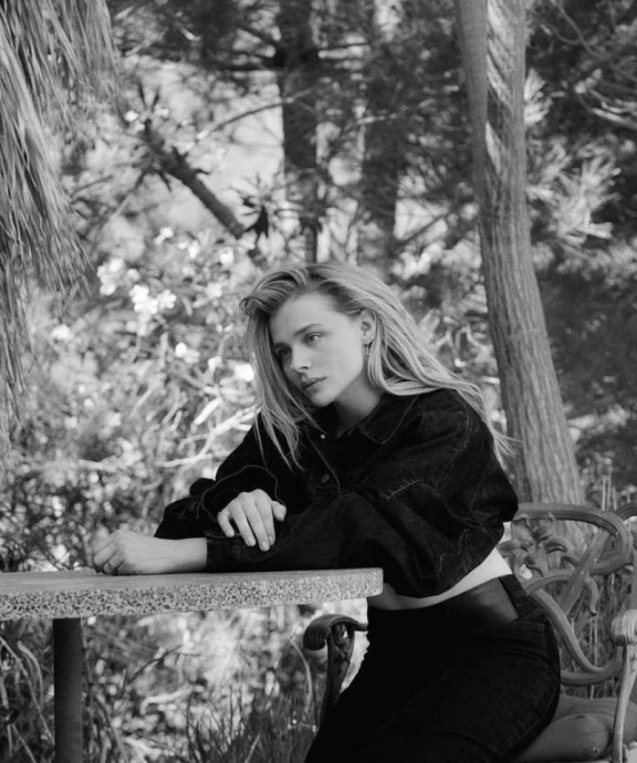 Хлоя Грейс Морец (Chloë Grace Moretz) в фотосессии для журнала Hero (2022) Хлоя Грейс Морец (Chloë Grace Moretz) в фотосессии для журнала Hero (2022)