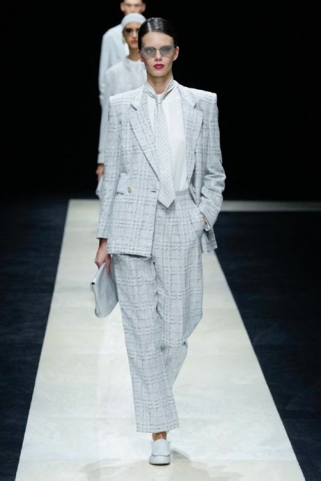 Коллекция Emporio Armani Ready-To-Wear Весна-Лето 2025