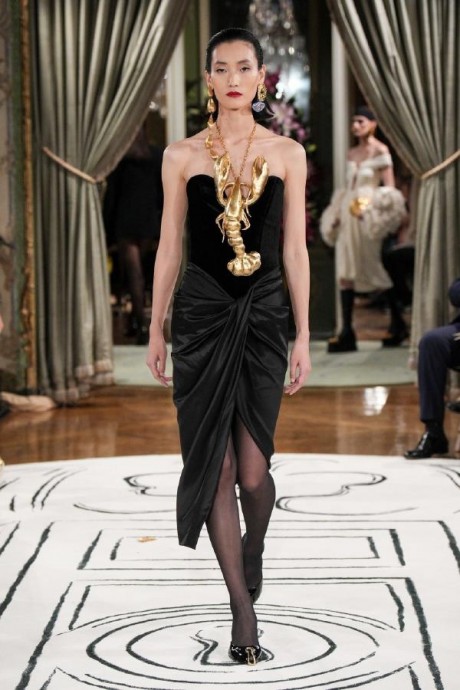 Коллекция Schiaparelli Ready-To-Wear Весна-Лето 2024