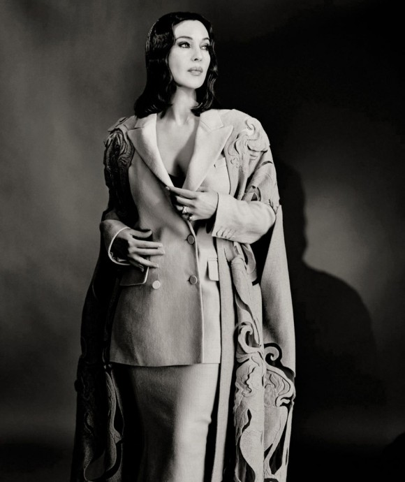 Моника Беллуччи (Monica Bellucci) в фотосессии для журнала Vogue Czechoslovakia (2024) Моника Беллуччи (Monica Bellucci) в фотосессии для журнала Vogue Czechoslovakia (2024)