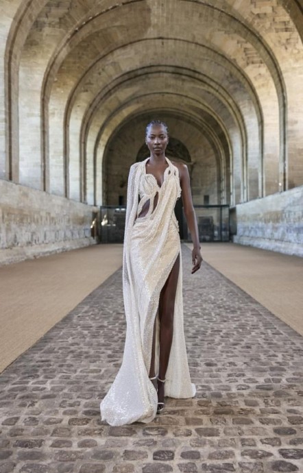 Коллекция Gaurav Gupta Haute Couture Осень-Зима 2024-2025 Коллекция Gaurav Gupta Haute Couture Осень-Зима 2024-2025