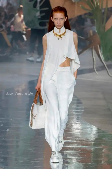 Коллекция Shiatzy Chen Ready To Wear Spring/Summer 2024 Paris