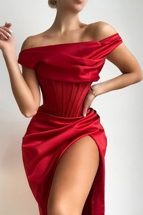 Эффектные красные платья