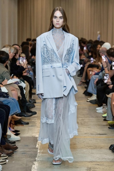 Коллекция Burberry Ready-To-Wear Весна-Лето 2023