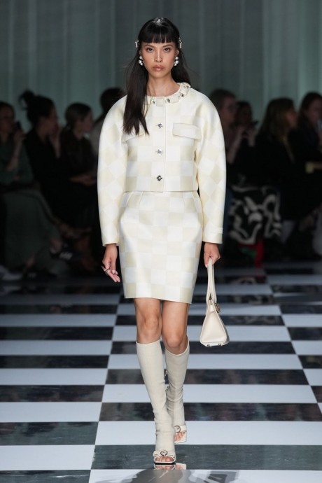 Коллекция Versace Ready-To-Wear Весна-Лето 2024