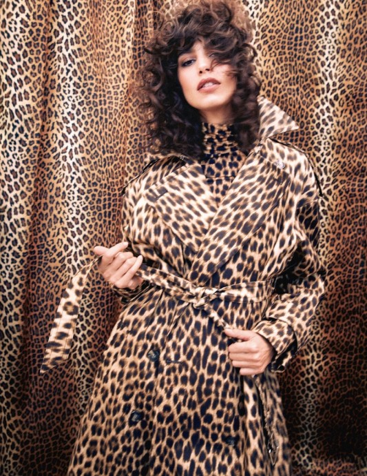 Мика Арганараз (Mica Arganaraz) украсила страницы августовского выпуска Vogue Paris