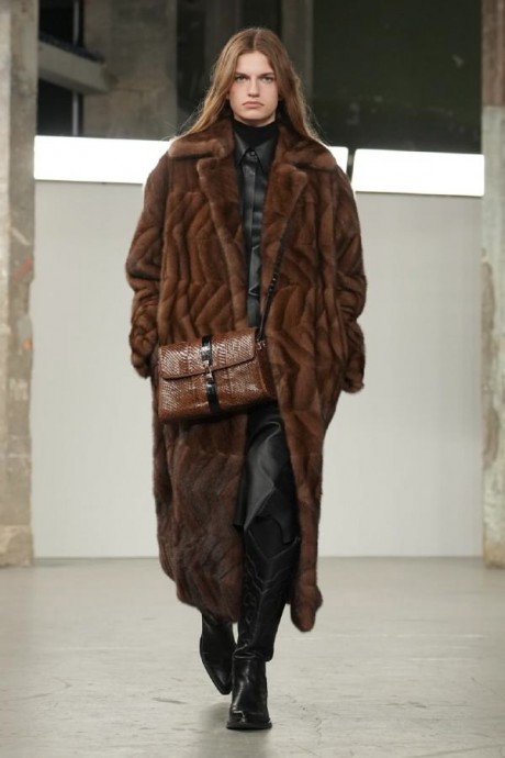 Коллекция Gabriela Hearst Ready-To-Wear Осень-Зима 2025-2026 Коллекция Gabriela Hearst Ready-To-Wear Осень-Зима 2025-2026