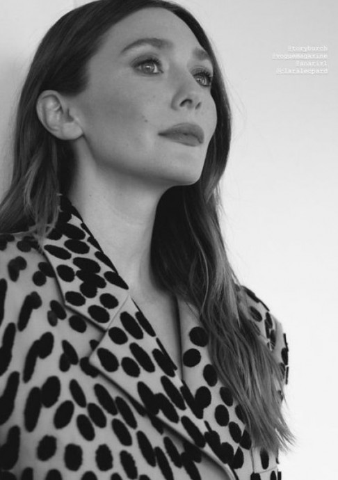 Элизабет Олсен (Elizabeth Olsen) в фотосессии для журнала Vogue (2024) Элизабет Олсен (Elizabeth Olsen) в фотосессии для журнала Vogue (2024)