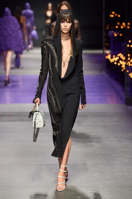 Коллекция Versace Ready-To-Wear Весна-Лето 2023