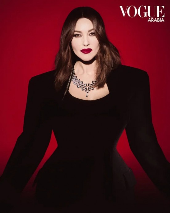 Моника Беллуччи украсила oбложку маpтовского номера арабского Vogue