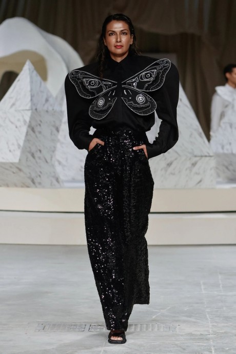 Обзор коллекции Rahul Mishra AFEW Fall 2024 Ready-to-Wear