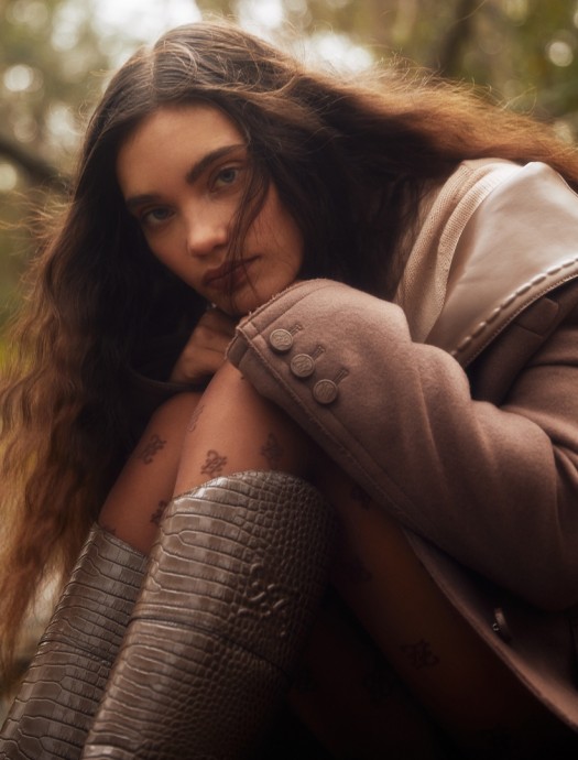 Холли Браун (Holly Brown) украсила страницы L’Officiel Singapore Холли Браун (Holly Brown) украсила страницы L’Officiel Singapore