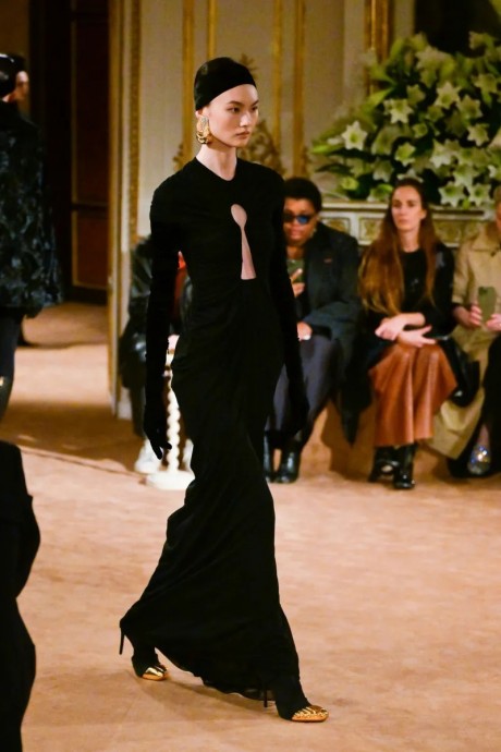 Коллекция Schiaparelli Ready-To-Wear Осень-Зима 2023-2024 Коллекция Schiaparelli Ready-To-Wear Осень-Зима 2023-2024