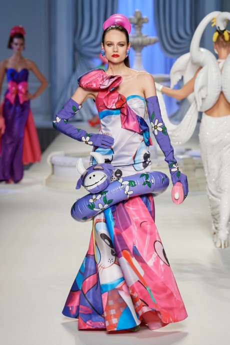 Коллекция Moschino Ready-To-Wear Весна-Лето 2023