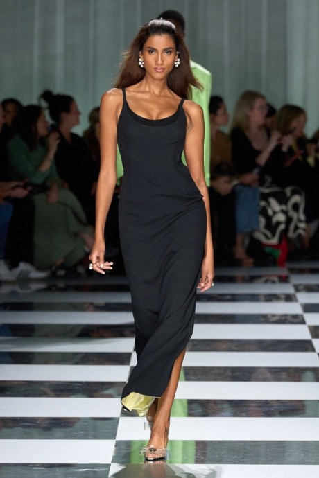 Лучшие в моде: Versace Spring/Summer 2024 RTW Collection Лучшие в моде: Versace Spring/Summer 2024 RTW Collection