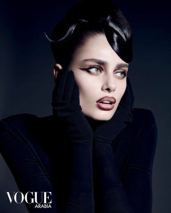 Тейлор Хилл (Taylor Hill) в фотосессии для журнала Vogue Arabia (2023) Тейлор Хилл (Taylor Hill) в фотосессии для журнала Vogue Arabia (2023)
