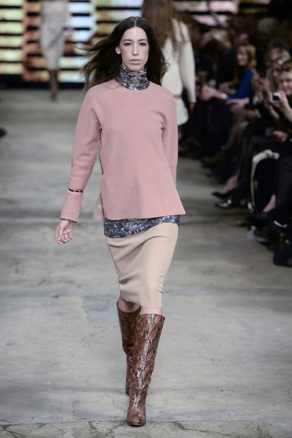 Женственные осенне-зимние образы в коллекции от Malene Birger Женственные осенне-зимние образы в коллекции от Malene Birger