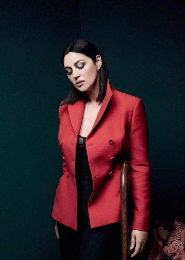 Шикарная Моника Беллучи для Elle Italia, December 2017 Шикарная Моника Беллучи для Elle Italia, December 2017