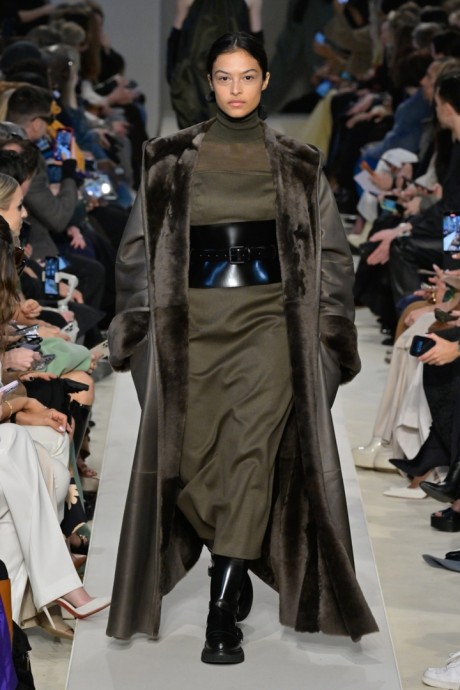Коллекция Max Mara Ready-To-Wear Осень-Зима 2023