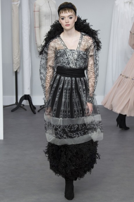 Модели коллекции Chanel Couture