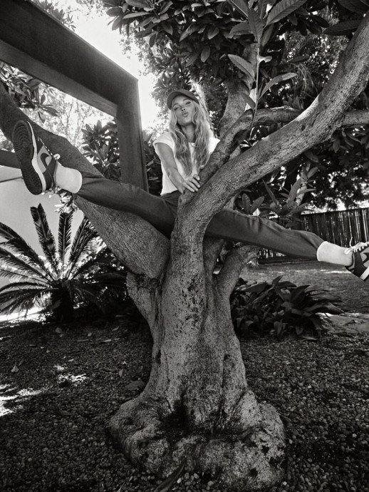 Эльза Хоск (Elsa Hosk) украсила июньский выпуск Vogue Russia Эльза Хоск (Elsa Hosk) украсила июньский выпуск Vogue Russia