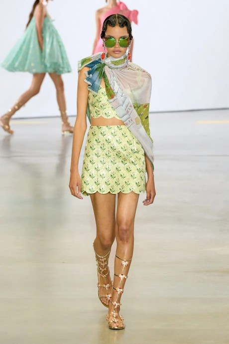 Коллекция Giambattista Valli Ready-To-Wear Весна-Лето 2023 Коллекция Giambattista Valli Ready-To-Wear Весна-Лето 2023