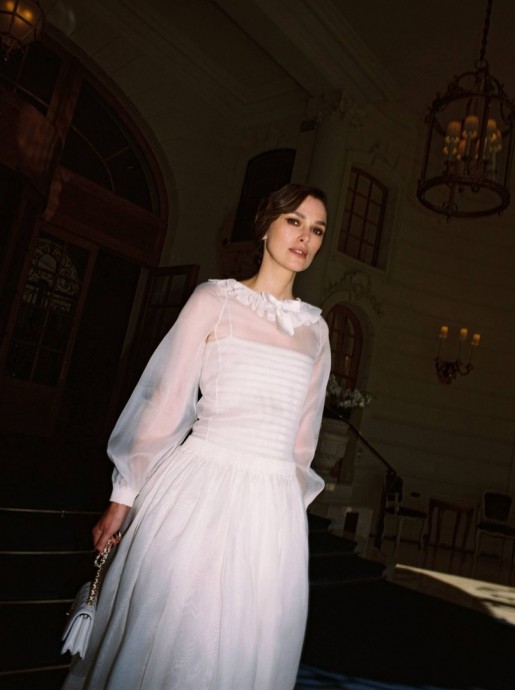 Кира Найтли (Keira Knightley) в фотосессии для журнала Vogue Singapore (2024) Кира Найтли (Keira Knightley) в фотосессии для журнала Vogue Singapore (2024)